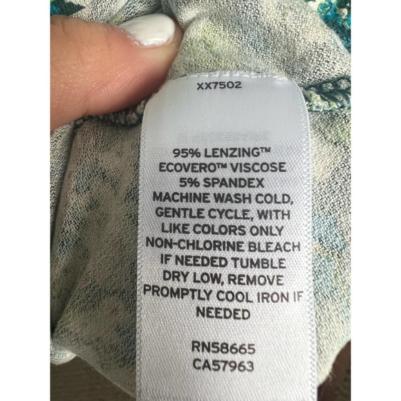 BP Green Floral Knit Dress Long Sleeve V neck Sheath Size M Earth Friendly NEW - Picture 4 of 12